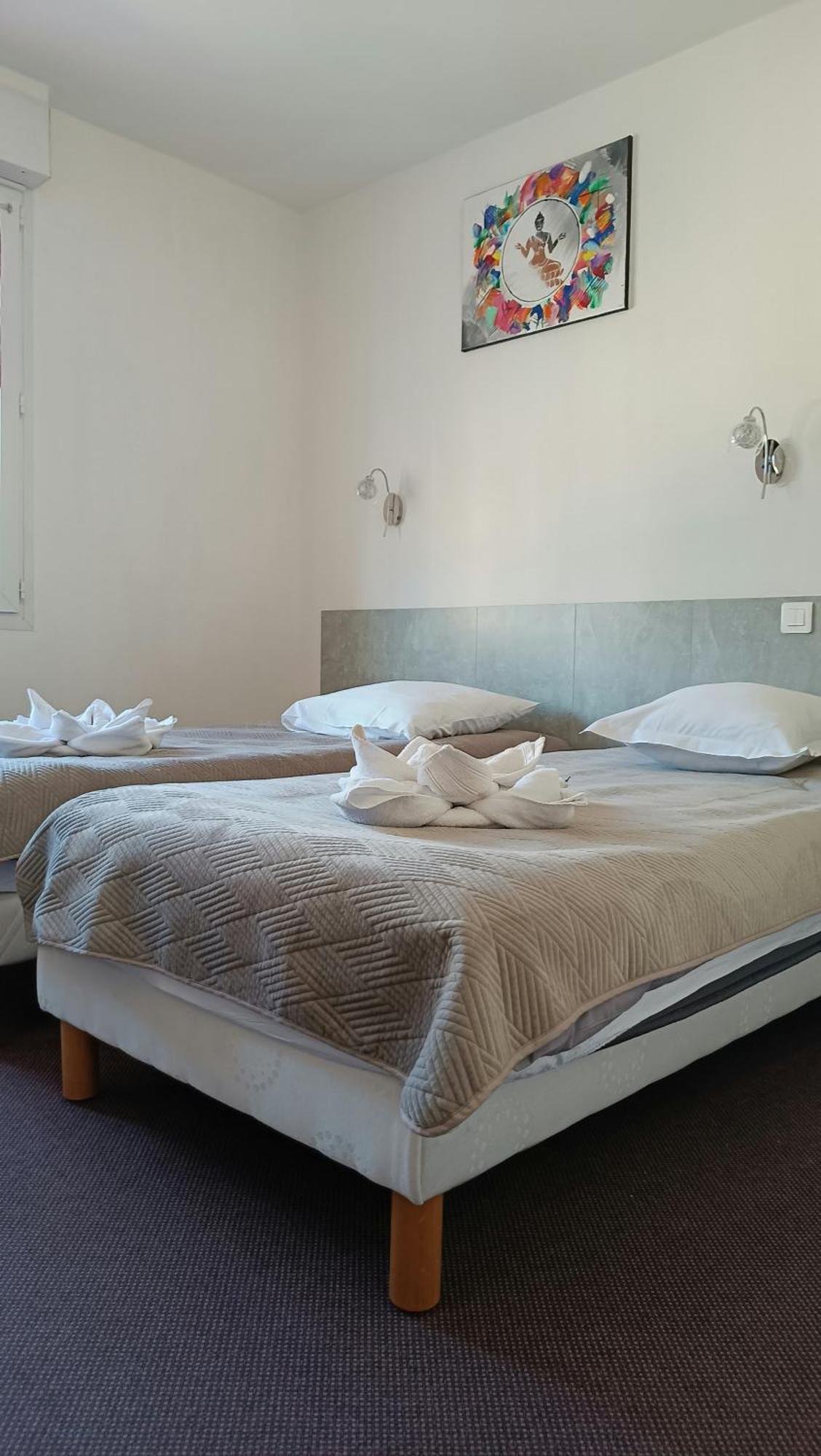 Hotel Le Pommeil Gueret Bagian luar foto