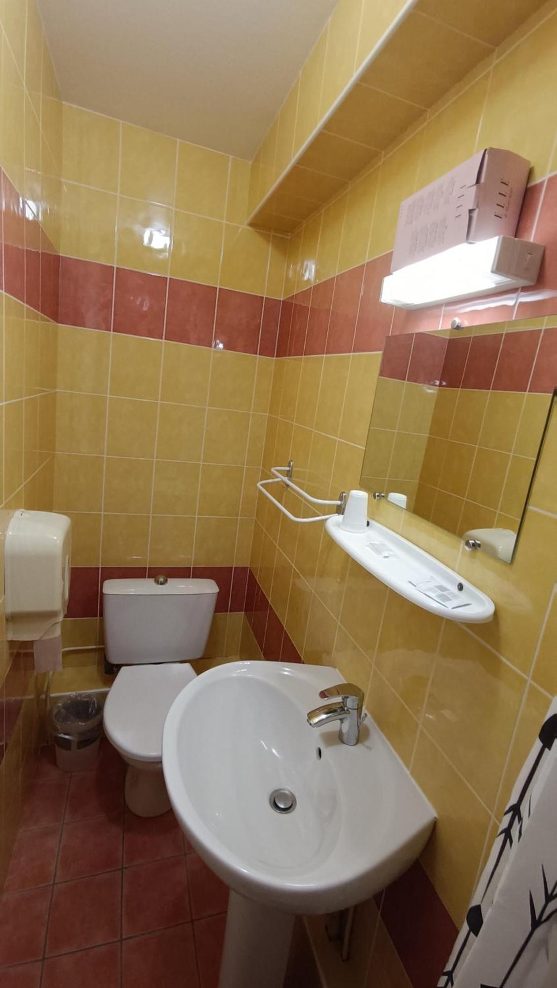 Hotel Le Pommeil Gueret Bagian luar foto